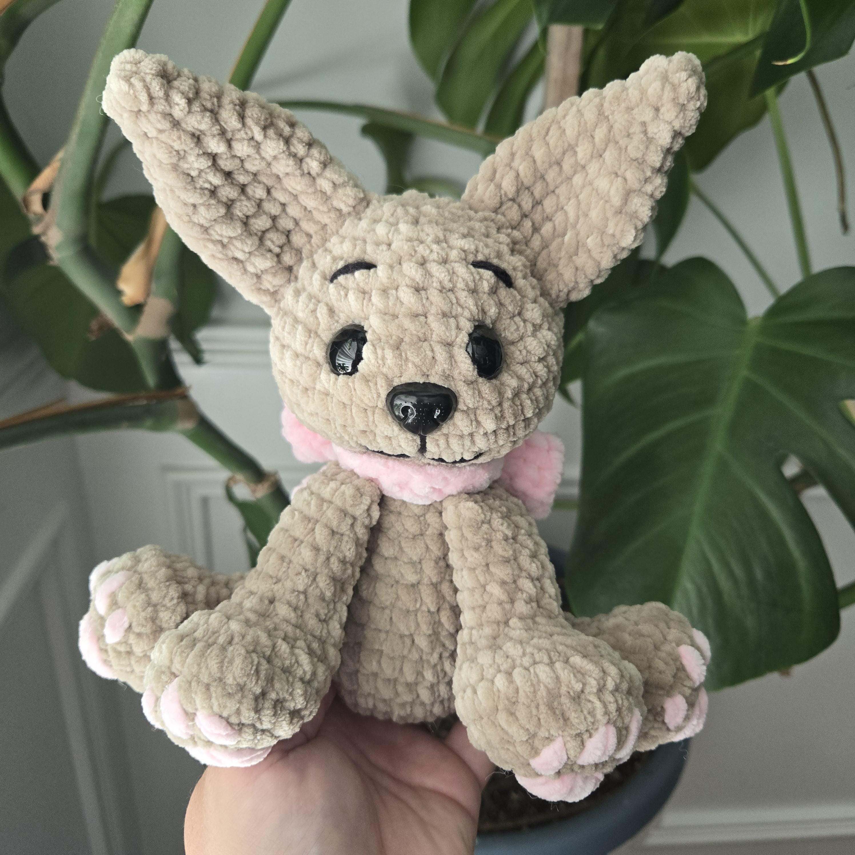 Crochet Chihuahua Plush – Handmade Tan Dog with Pink Bow & Toe Beans, Cute Amigurumi Stuffed Animal Puppy Gift