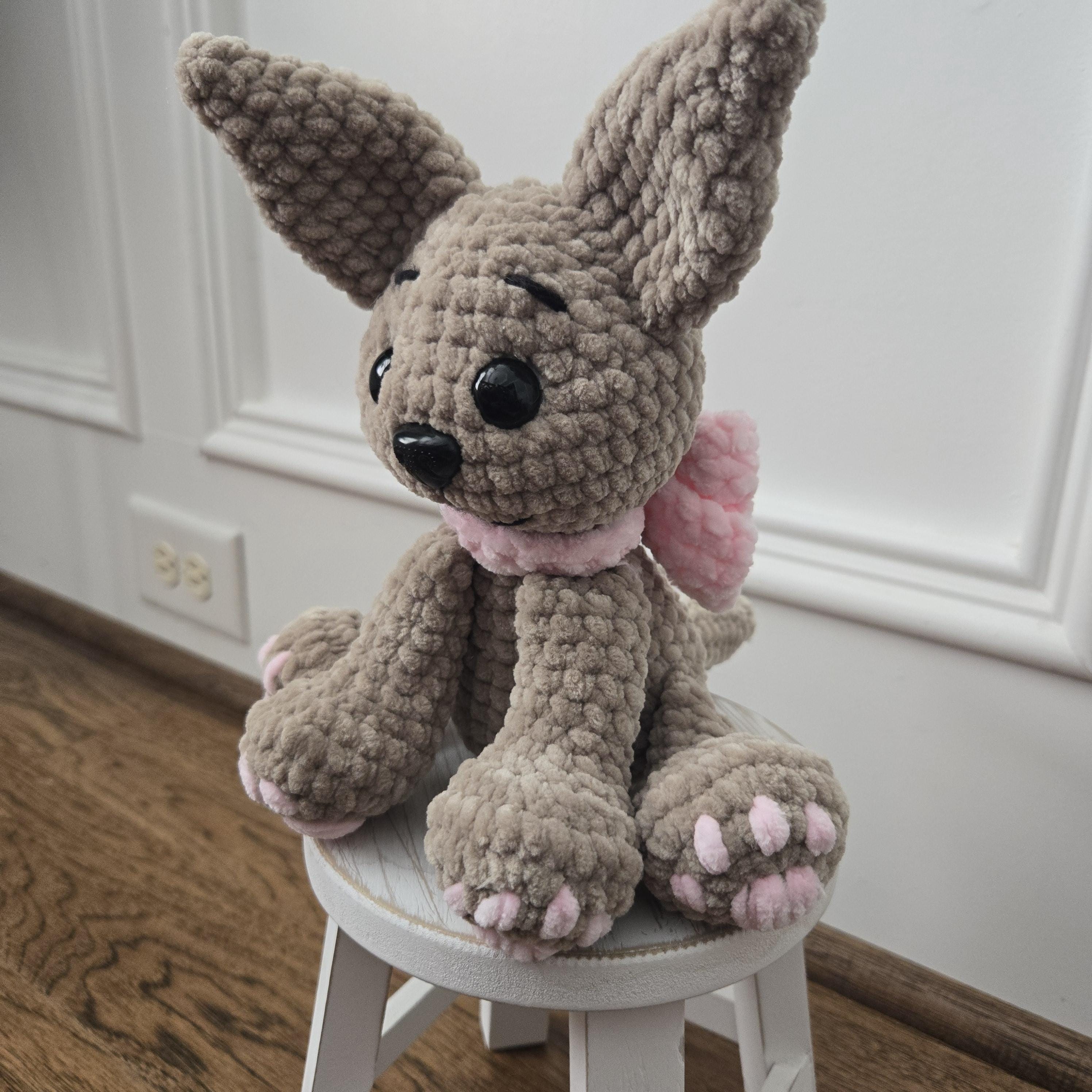Crochet Chihuahua Plush – Handmade Tan Dog with Pink Bow & Toe Beans, Cute Amigurumi Stuffed Animal Puppy Gift - Thumbnail 6