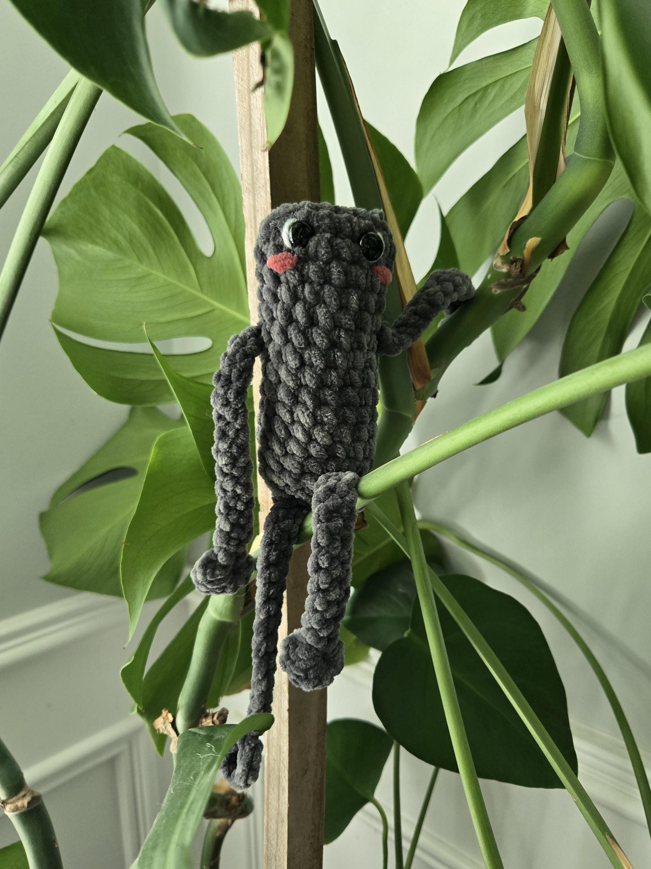 Crochet Leggy Frog Plush – Handmade Long-Leg Frog – Funny Frog Plushie – Kawaii Frog Toy – Cute Animal Gift – Cottagecore Decor - Thumbnail 4