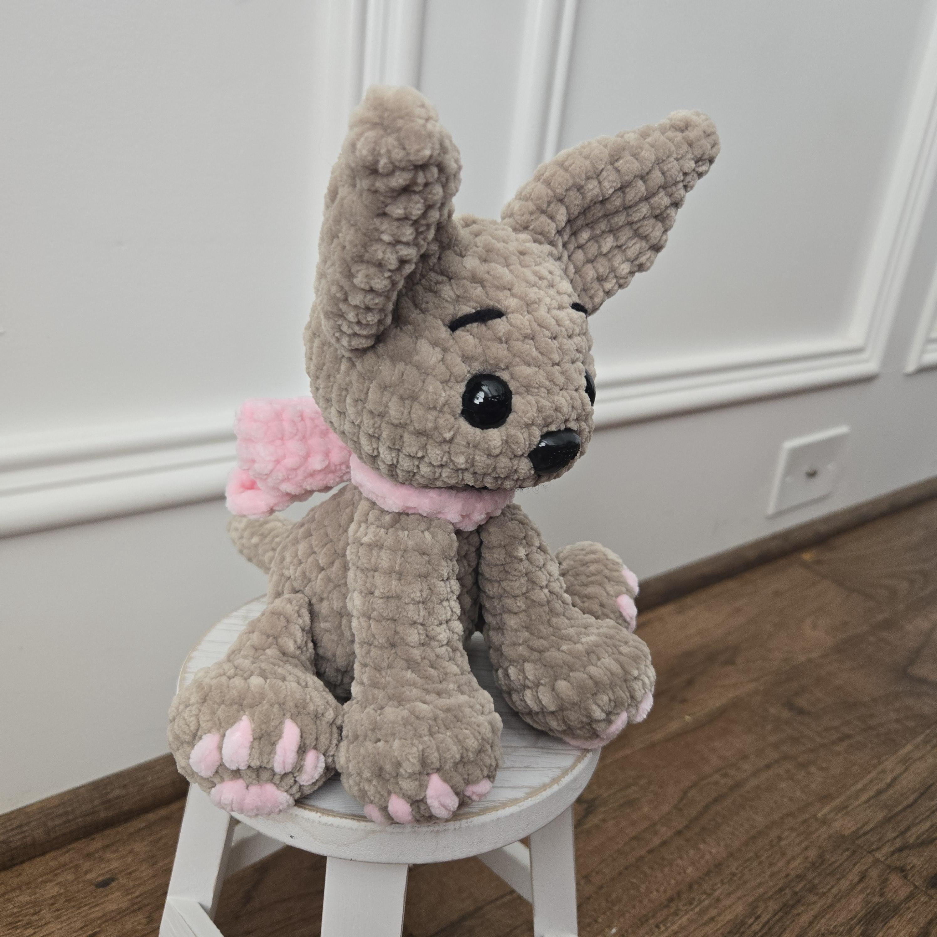 Crochet Chihuahua Plush – Handmade Tan Dog with Pink Bow & Toe Beans, Cute Amigurumi Stuffed Animal Puppy Gift - Thumbnail 7