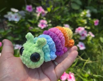Crochet Caterpillar Fidget – Handmade Sensory Plush – Soft Fidget Toy – Wiggly Bug Plushie – Cute Stress Relief Gift for Kids & Adults, Smal