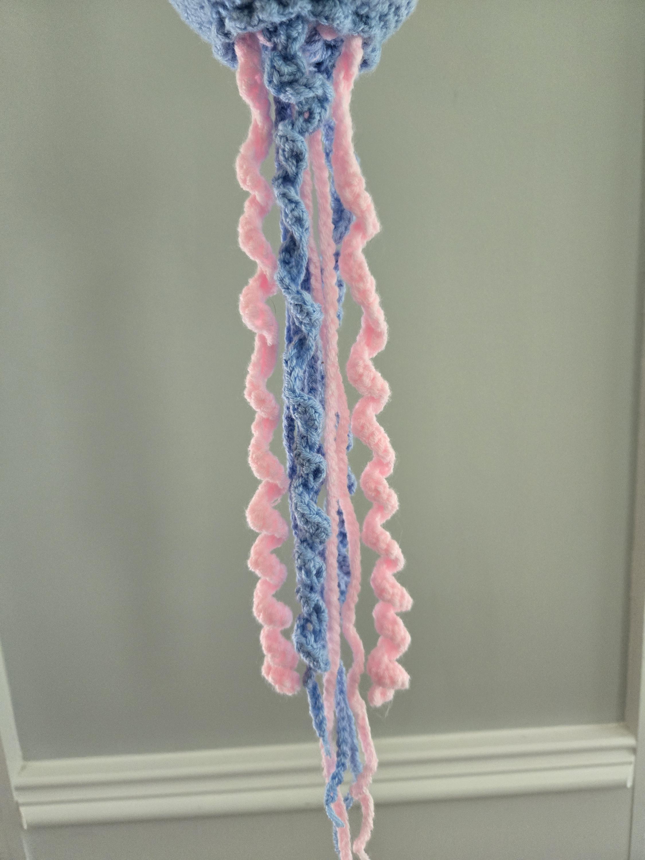 Hanging Jellyfish Plush – Crochet Jellyfish Toy – Ocean Nursery Decor – Sea Creature Plush – Sensory Tentacle Toy – Soft Handmade Gift - Thumbnail 3