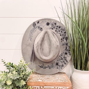 Floral Burned Hat, Floral Engraved Cowboy Hat, Sunflower Hat, Sunflower Burned Fedora, Engraved Suede Hat, Boho Hat, Vegan Suede