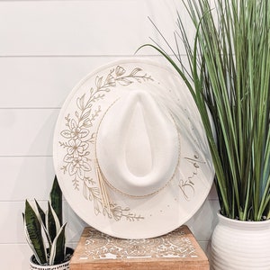 Bride Floral Burned Hat, Floral Engraved Cowboy Hat, Bachelorette Party Hat, Nashville Bachelorette Hat, Nash Bash Hat, Engagement Gift