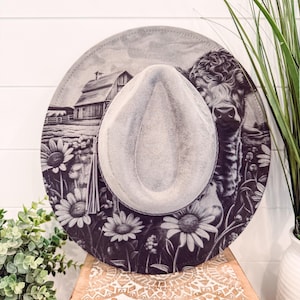 Highland Kuh Hut, Floral Highland Kuh Hut, Sonnenblume gravierte Hut, Longhorn Hut, Gravierte Wildleder Hut, Boho Hut, Veganes Wildleder