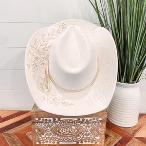 Floral Burned Hat, Floral Engraved Cowboy Hat, Sunflower Hat, Sunflower Burned Fedora, Engraved Suede Hat, Boho Hat, Vegan Suede