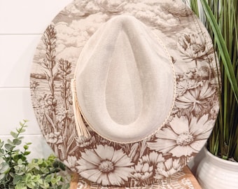 Wildflower Burned Hat, Floral Engraved wide brim Hat, Floral Burned Hat, wildflower Burned Fedora, Engraved Suede Hat, Boho Hat, Vegan Suede