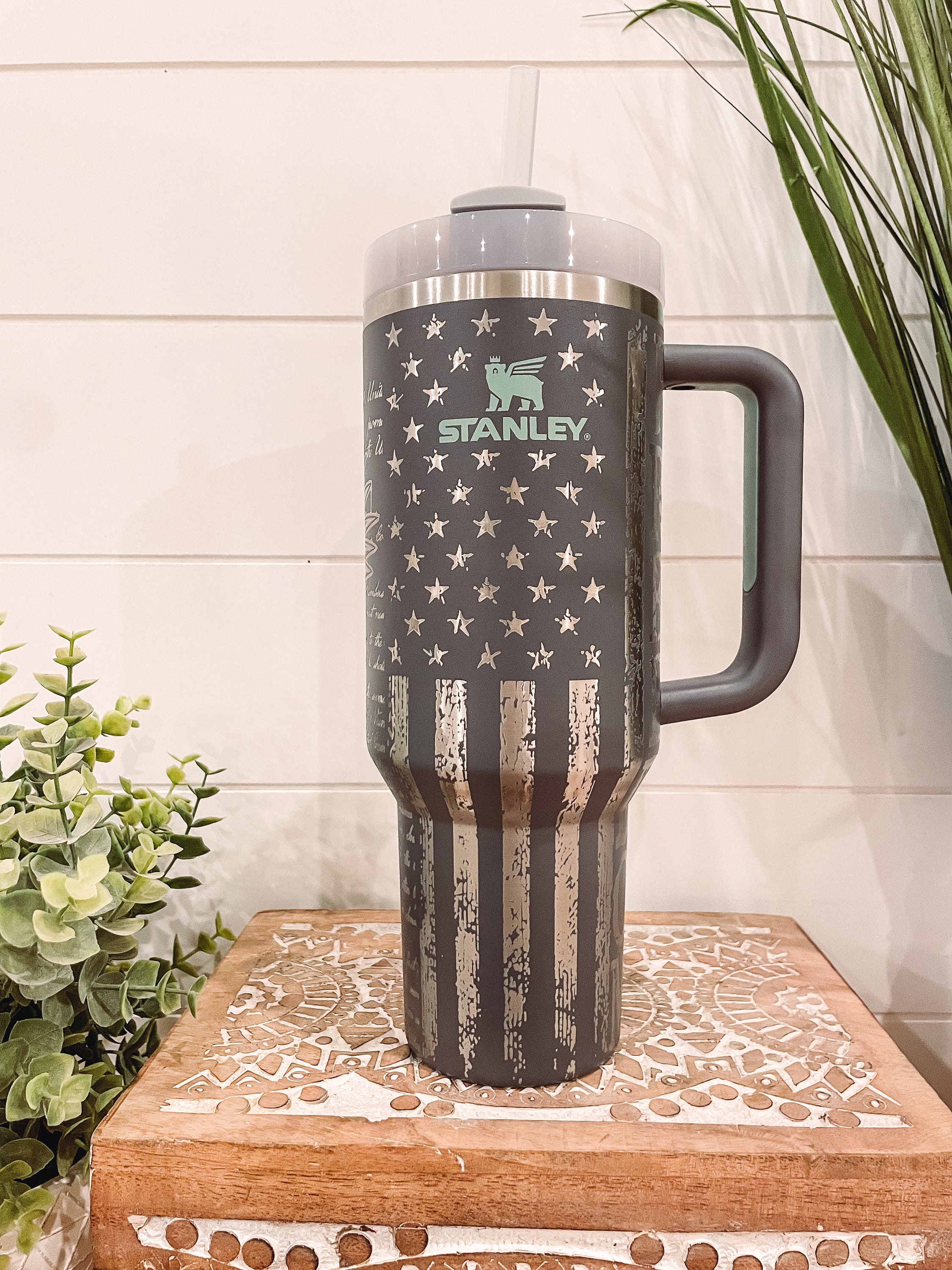 40 Oz Water Bottle for Stanley Tumbler with Handle, Travel Mug  - USA Flag Coffee Travel Mug - Navy Military Tumbler - Double Insulated  Tumbler-White Handle: Tumblers & Water Glasses