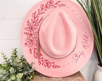 Chapéu Floral Queimado, Chapéu de Cowboy com Gravação Floral, Chapéu para Despedida de Solteira, Chapéu para Despedida de Solteira em Nashville, Chapéu para Festa de Noivado