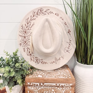 Bride Floral Burned Hat, Floral Engraved Cowboy Hat, Bachelorette Party Hat, Nashville Bachelorette Hat, Nash Bash Hat, Engagement Gift