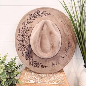 Floral Burned Hat, Floral Engraved Cowboy Hat, Bachelorette Party Hat, Nashville Bachelorette Hat, Nash Bash Hat, Engagement Gift