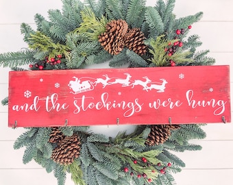 E as meias foram penduradas sinal de madeira, sinal de suporte de meia, sinal de meia de madeira, decoração de natal, sinal de lareira, decoração de férias
