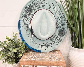 Bloemen verbrande hoed, bloemen gegraveerde cowboyhoed, zonnebloemhoed, zonnebloem verbrand fedora, gegraveerde hoed, gegraveerde vilten hoed, bohohoed