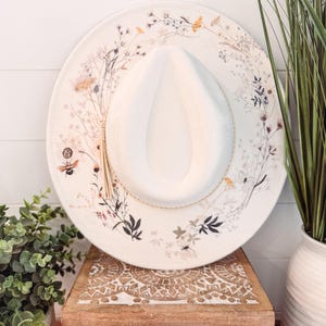 Blumen Print Hut, Blumen Cowboy Hut, Sonnenblume Hut, Wildblumen Wildleder Hut, Boho Hut, Vegan Wildleder, Cowgirl Hut, Hut mit breiter Krempe