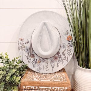 Floral Print Hat, Floral Cowboy Hat, Sunflower Hat, wildflower Fedora, Floral Suede Hat, Boho Hat, Vegan Suede, cowgirl hat, wide brim hat
