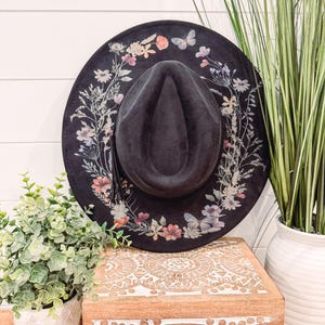 Blumen Print Hut, Blumen Cowboy Hut, Sonnenblume Hut, Wildblumen Wildleder Hut, Boho Hut, Vegan Wildleder, Cowgirl Hut, Hut mit breiter Krempe