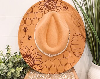 NWT Women’s Bee Straw Fedora Hat STRAW HAT - WHITE LEATHER BEE main image 2