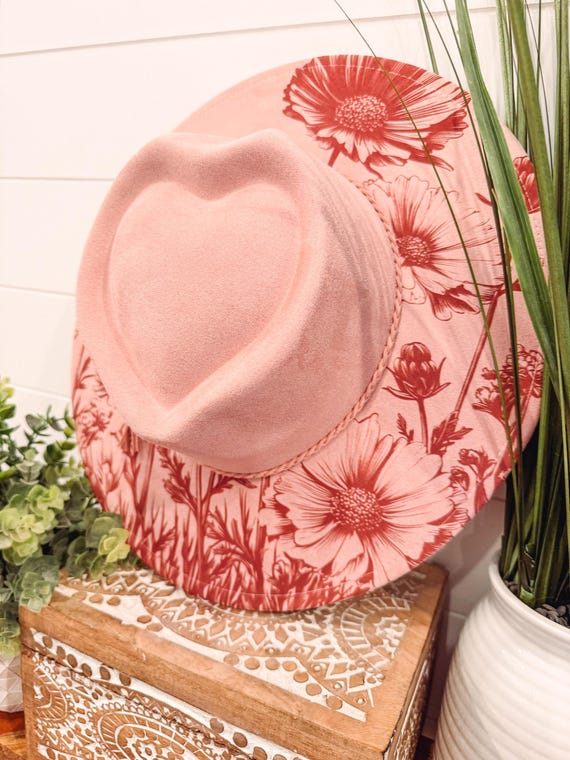 Floral Heart-Accent Hat 20230613030702_file_6487dd5673  main image 4