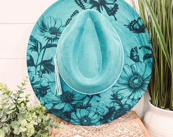 Poppy Burned Hat, Floral Engraved wide brim Hat, Floral Burned Hat, Butterfly Burned Fedora, Engraved Suede Hat, Boho Hat, Vegan Suede