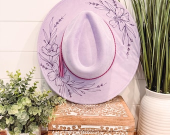 Chapéu Floral Queimado, Chapéu de Cowboy com Gravação Floral, Chapéu para Despedida de Solteira, Chapéu para Despedida de Solteira em Nashville, Chapéu para Festa de Noivado