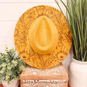 Sunflower Burned Hat, Floral Engraved wide brim Hat, Sunflower Hat, Sunflower Burned Fedora, Engraved Suede Hat, Boho Hat, Vegan Suede