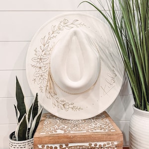 Custom Floral Burned Hat, Floral Engraved Cowboy Hat, Bachelorette Party Hat, Nashville Bachelorette Hat, Nash Bash Hat, Engagement Gift