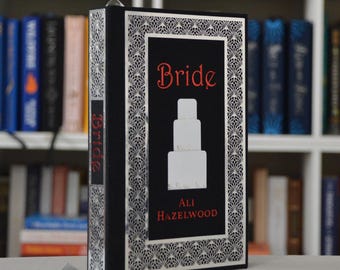 Novia de Ali Hazelwood, libro de tapa dura reencuadernado