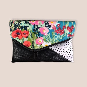 Faux leather clutch | Floral handbag | Compact clutch | Black and floral clutch