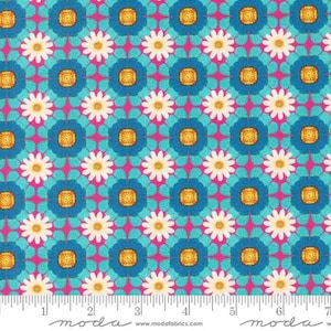 Vintage Soul by Cathe Holden | Daisy Chain in Peacock | Moda Cotton Fabrics | Sold by 1/2 Yard – Continual Cut