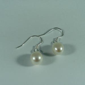 Cultured Pearl Earrings image 7