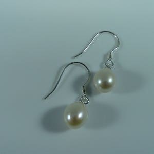 Cultured Pearl Earrings image 4