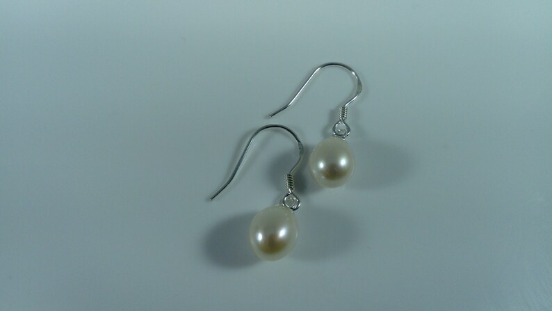 Cultured Pearl Earrings image 4