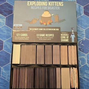 Exploding Kittens Insert - All Expansions Sleeved (Black)