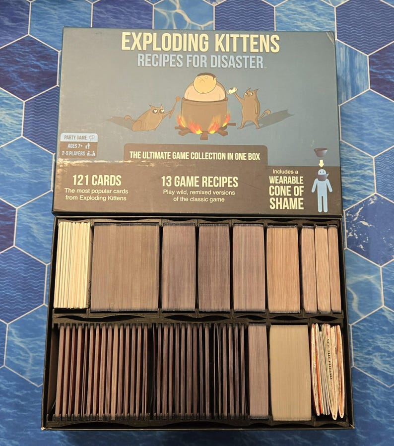 Exploding Kittens Insert - All Expansions Sleeved (Black)