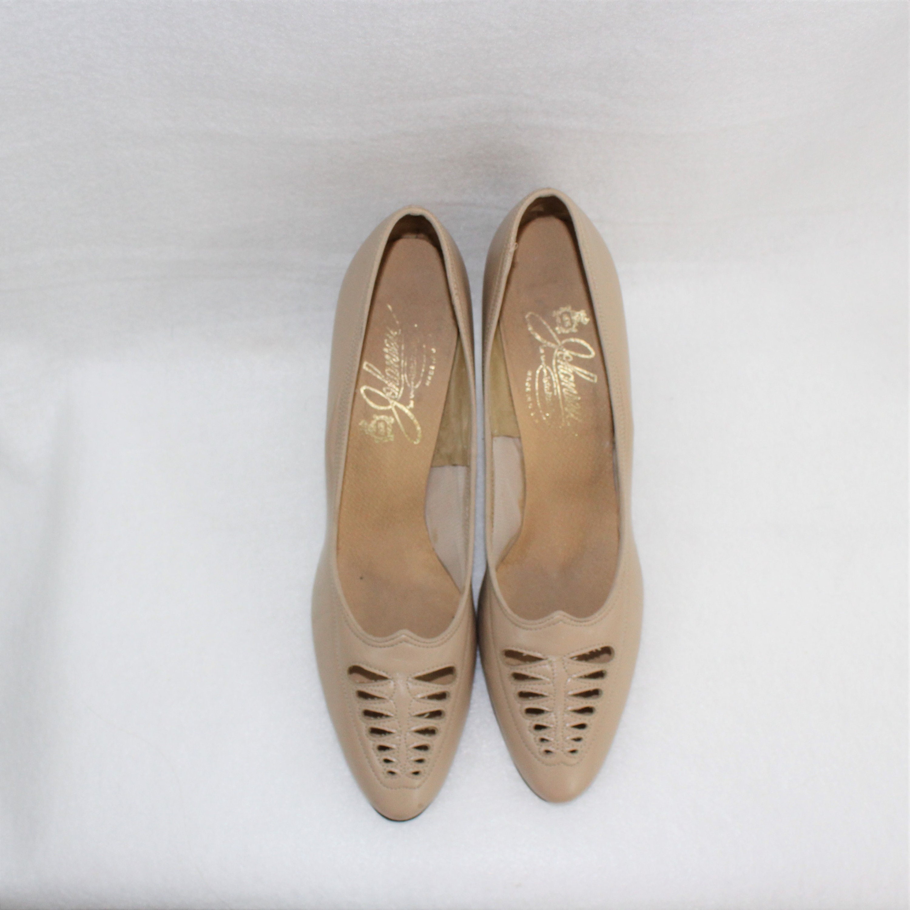 Women's Leather Tan Shoes in Size 8 AA 