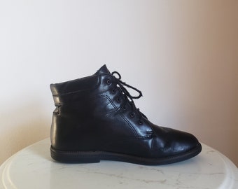 Vintage 90s black leather lace up ankle boots | 1990s granny lace up booties preppy women 7.5