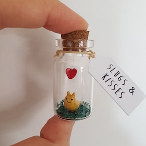 Slugs and kisses, hugs and kisses, cute slug gift for lover, gift for partner, gift for girlfriend, send a hug, gift boyfriend, heart