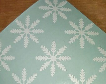 30 Winter Snowflake stickers, Holiday Stickers, Christmas Decal, Gift wrapping, Xmas Envelope seal, Snowflake Stickers, Removable stickers