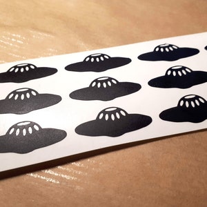 30 autocollants OVNI, Space Nursery Decal, Alien Sticker, Alien Spaceship Birthday, Kid Bedroom Decor, UFO Wall Sticker, Space Vinyl Decal Seals