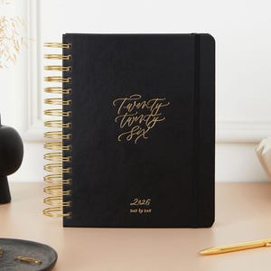 2026 Daily Planner Black – Luxury Vegan Leather Ring-Bound Diary with Gold Accents, Day-to-View Organiser, Gift for Him or Her