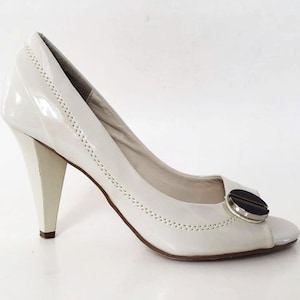 Vintage Light Gray Leather Open Toe Pumps, US 5 / EUR 35