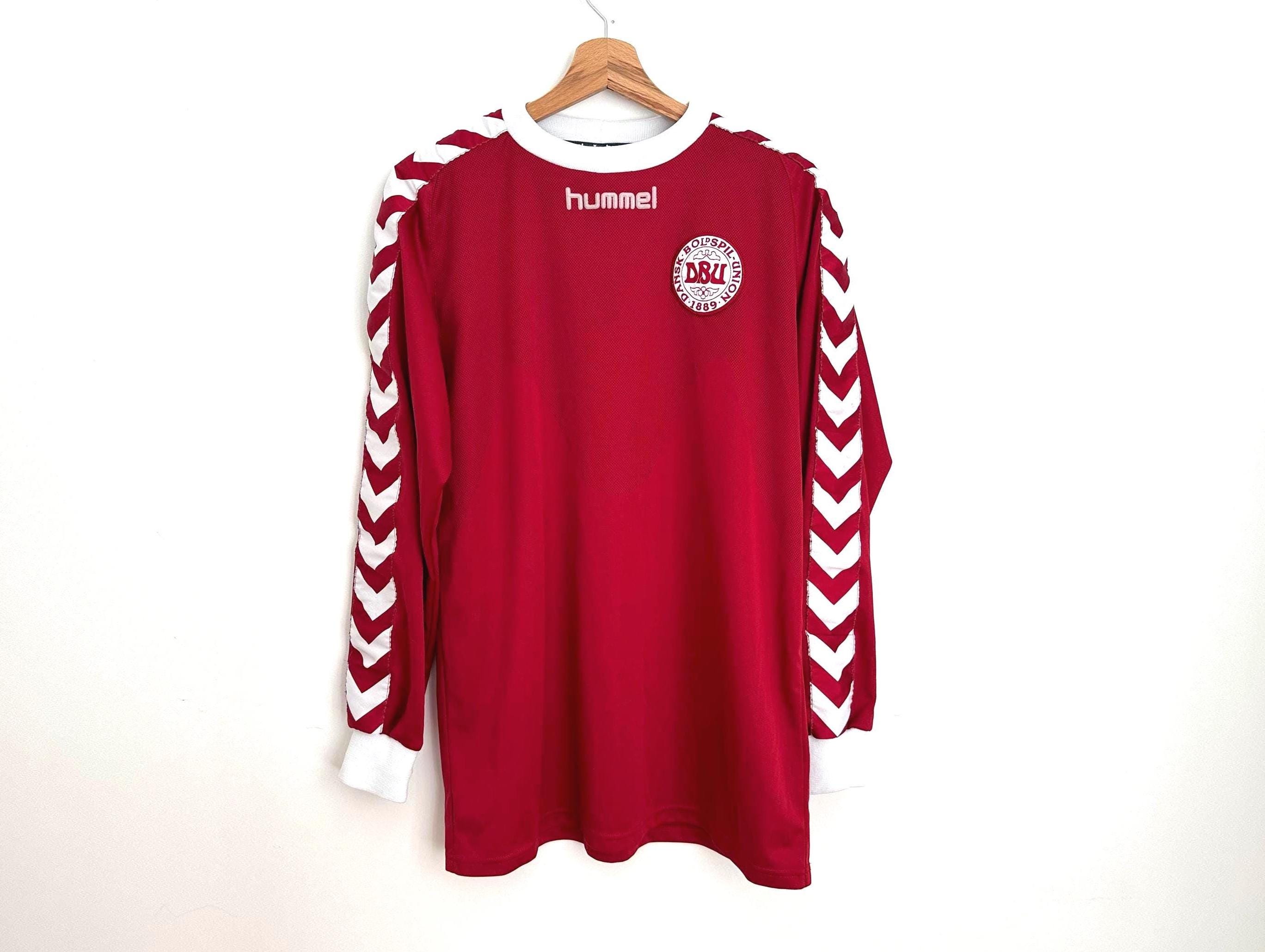 hummel デンマーク代表　DBUエンブレム付き　スウェット L hummel デンマーク代表 スウェット ワインレッド L - メルカリ