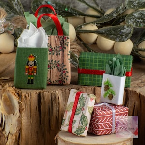 Miniature Presents with Rustic Nutcracker for 1:12 Scale Dollhouse Miniature