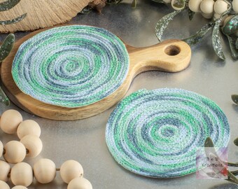 Miniature Braided Rug in Seafoam Sparkle for 1:12 Scale Dollhouse Miniatures
