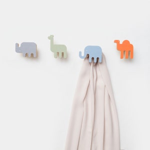 Safari animals wall hooks, Wooden Hooks, Kids Coat Rack, Woodland Wall Nursery Decor, wardrobe coat hooks children&#39;s room, Safari Wall Decor