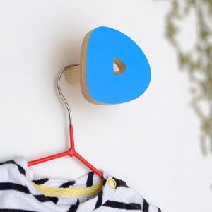 Ganchos de pared con letras de madera: ganchos para niños con el alfabeto ABC, gancho funcional para habitación infantil, percha personalizada para niños, regalo de iniciales para bebé