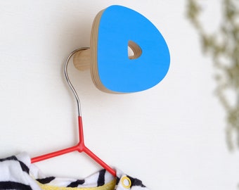 Ganci in legno con lettere per parete: ganci per bambini con lettere dell'alfabeto ABC, ganci funzionali per la cameretta dei bambini, appendiabiti personalizzabile per bambini, regalo con iniziali per neonati