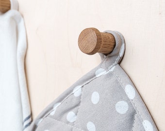 Modern Wood Hangers for Towels and Wardrobe, Round Oak Wall Hangers, Stylish Wood Hooks for Towels and Clothes, Circle Wooden Wall Hooks