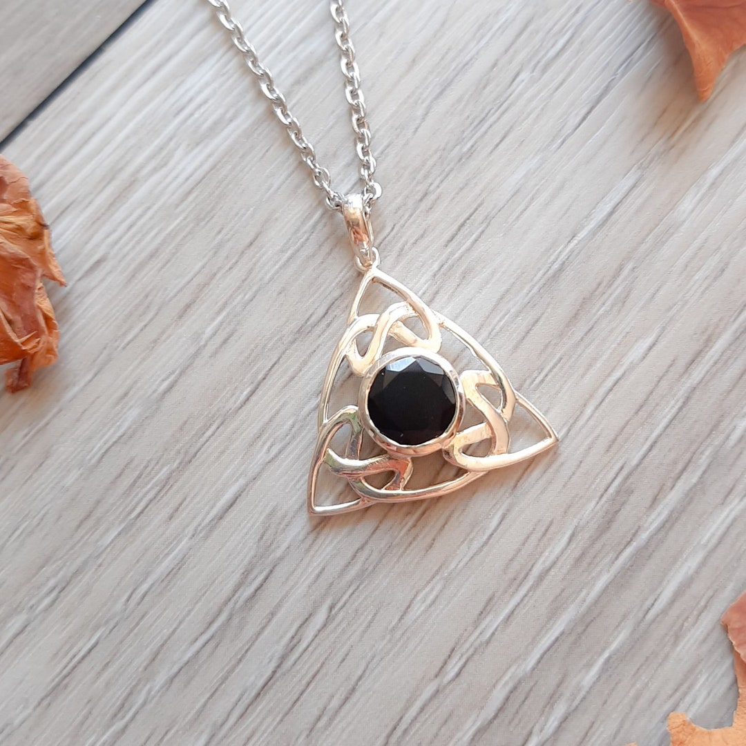Collana Con Nodo Celtico E Pietra Di Luna In Argento Sterling 925 – Gioiello Unisex