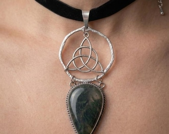 Bloodstone Choker Necklace, Large Celtic Triquetra Pendant, Witchy Gothic Jewelry, Pagan Statement Choker, Wiccan Dark Academia Aesthetic